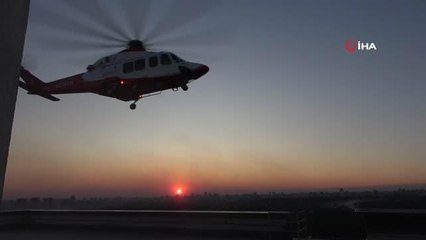 Enkazdan yaklaşık 200 sonra kurtarılan depremzedeler Adana Şehir Hastanesi'ne getiriliyor