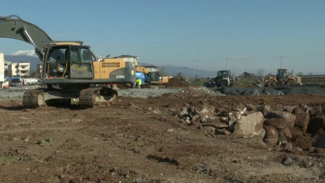 مراسل #العربية يرصد التجهيزات لإنشاء مراكز إيواء للمتضررين من الزلزال في #غازي_عنتاب بـ #تركيا