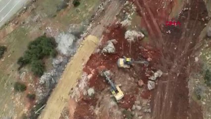 Depremde hasar gören tren rayları onarılıyor