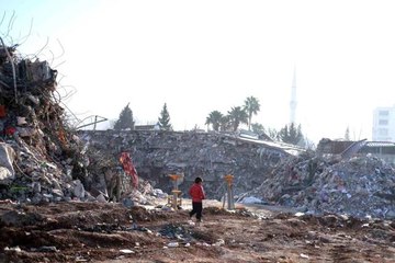 Kahramanmaraş'ta enkazların arasında çocuk olmak