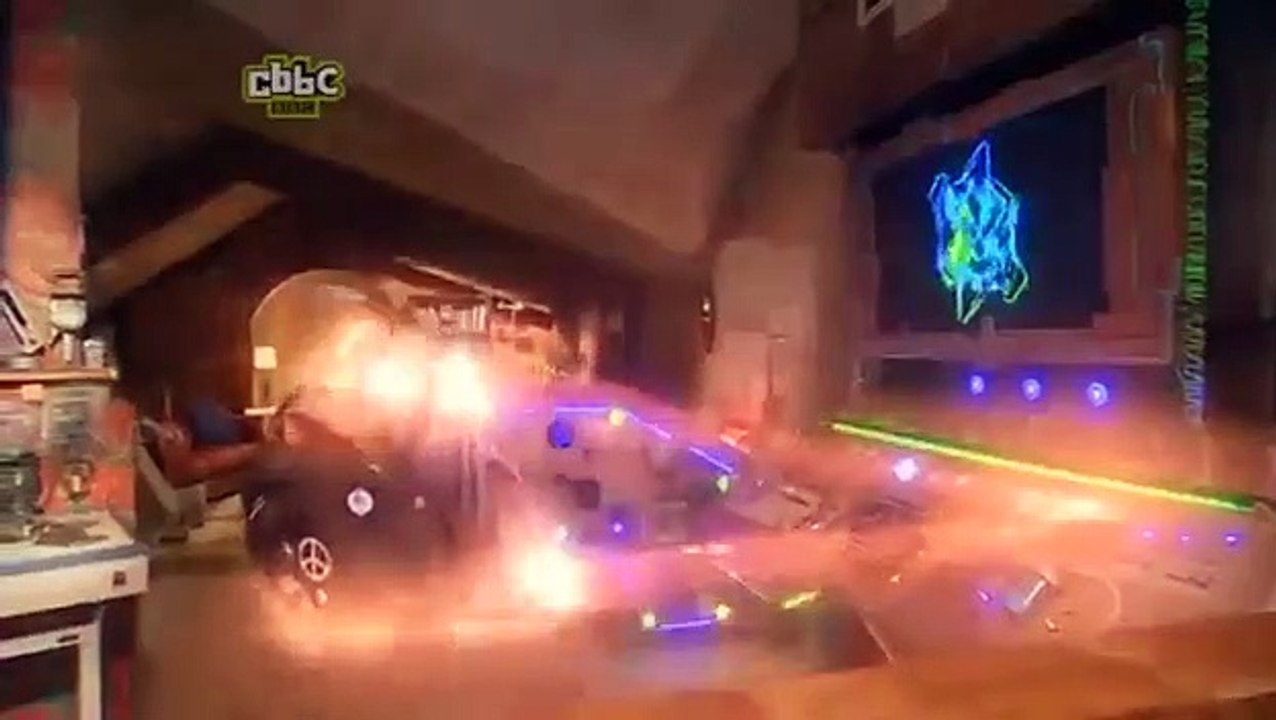 The Sarah Jane Adventures - Se1 - Ep01 - Revenge of the Slitheen - Part ...