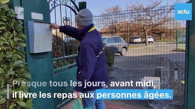 À Toulouse, les facteurs livrent les repas aux séniors