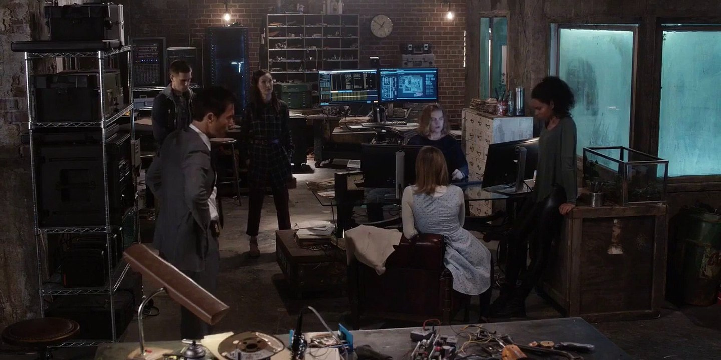 Travelers - Se1 - Ep12 - Grace HD Watch