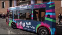 Malattie rare, campagna UNIAMO sui bus elettrici della Capitale