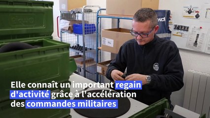 Près de Saint-Étienne, la production de masques à gaz tourne à plein régime