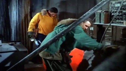 O MONSTRO INCANDENCENTE EM VIAGEM AO FUNDO DO MAR