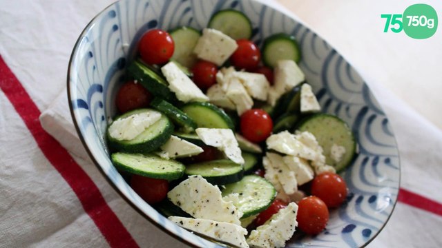 Salade croquante de jeunes courgettes, tomates cerises et feta