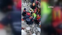 Depremin 228'inci saatinde 13 yaşındaki Mustafa mucizenin adı oldu