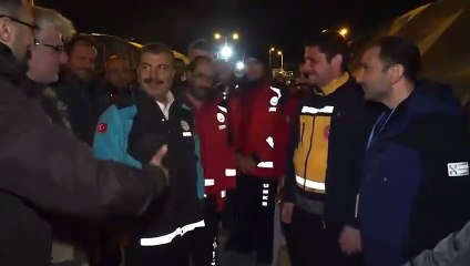 Sağlık Bakanı Koca'nın deprem bölgesinde korku dolu anları