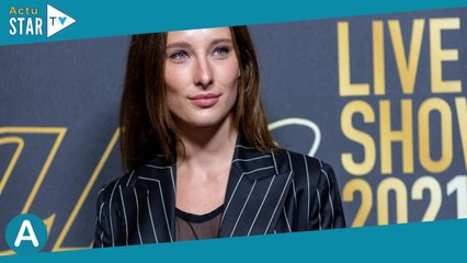 Ilona Smet, maman heureuse : photo de son bébé de 7 mois en plein jeu, craquant en salopette