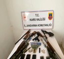 Kars'ta jandarmadan ruhsatsız silah operasyonu: 8 gözaltı