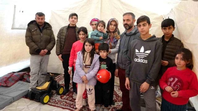 Malatya'da depremzedeler çadır kentte hayata tutunuyor