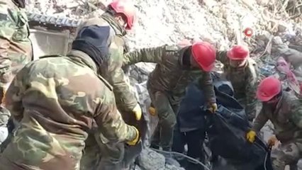 Azerbaycanlı ekipler Kahramanmaraş'ta 729 cansız bedene ulaştı