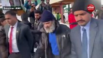 जम्मू कश्मीर के गुलमर्ग में स्कीइंग का मजा उठाते नजर आए राहुल गांधी, देंखे Video