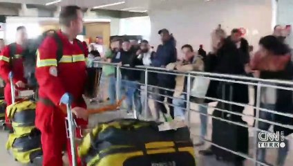 Fransız kurtarma ekibi gözyaşlarını tutamadı