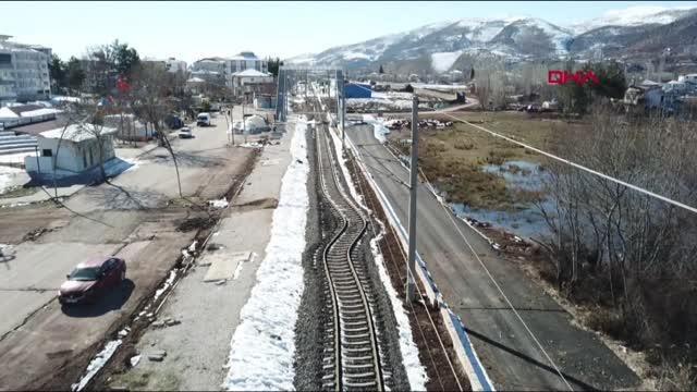 JEOLOJİ MÜHENDİSLERİ ODASI BAŞKANI GÖLBAŞI'NDA İNCELEME YAPTI; SIVALAŞMAYA DİKKAT ÇEKTİ