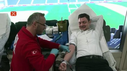 Fenerbahçe'nin kan bağışı çağrısına yoğun katılım