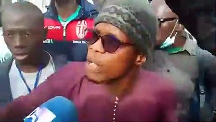 Tribunal de Dakar :  empêchés d'entrer dans la salle d'audience, des militants de Sonko frustrés