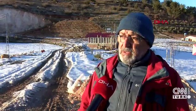 Deprem bilimciler faylarda inceleme yapıyor; Fay havadan görüntülendi