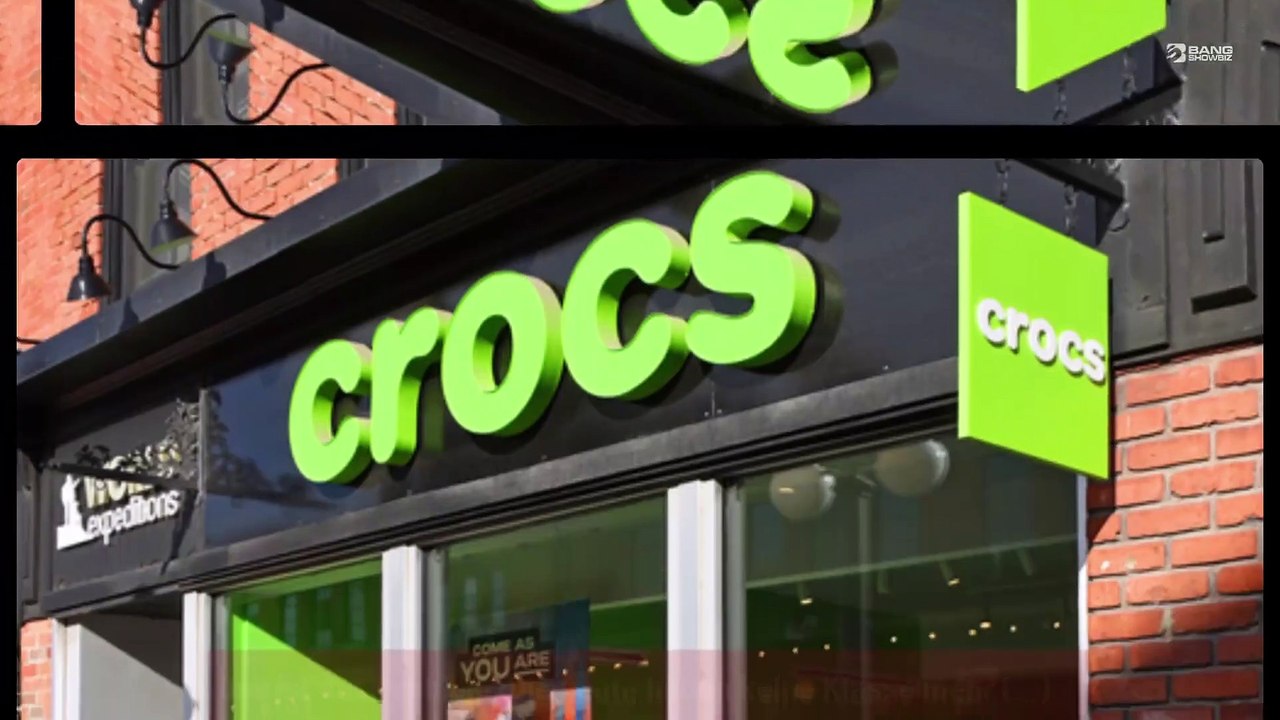 Alle Hochzeitsgäste tragen Crocs