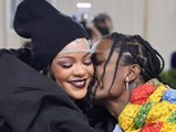 Rihanna und A$AP Rocky zeigen stolz ihren Sohn auf dem 