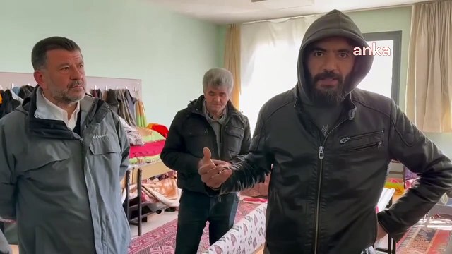 Malatyalı depremzede 'bitlenmeye başlayacağız' diyerek isyan etti: 'Yıkık evlere girmek zorunda kalıyoruz'