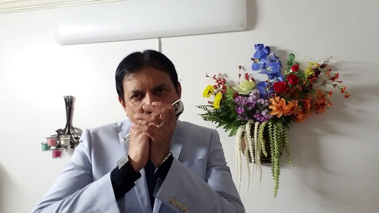 Main Pal Do Pal Ka Shayar Hoon-Film Kabhi Kabhie 1976 on Harmonica Live Performance by Mukund Kamdar