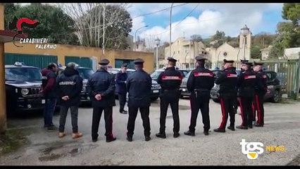 Descargar video: Cinque trentenni arrestati dai carabinieri della compagnia di Lercara Friddi per oltre 25 furti in abitazione