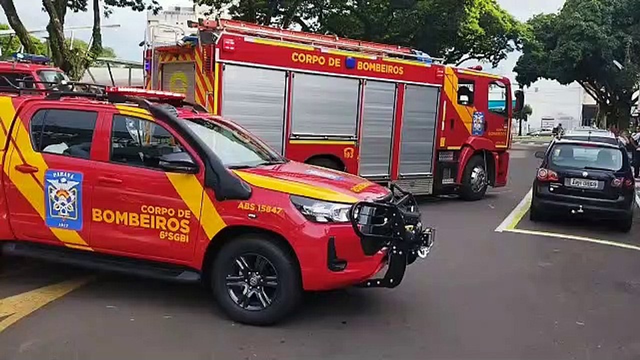 Bombeiros controlam princípio de incêndio em relógio de energia no entorno da Praça Artur Thomas