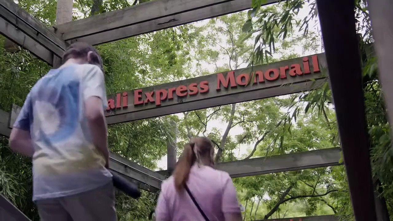 The Zoo - Se5 - Ep07 - The Elephant Next Door HD Watch