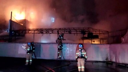 서울 염창동 타이어 판매점서 불...이재민 9명 발생 / YTN