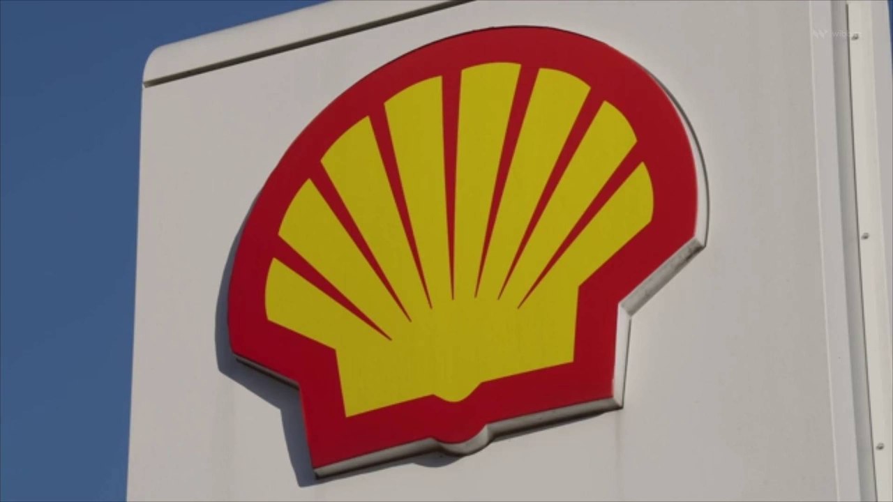 Energy Companies Earn Record Profits Amid War in Ukraine & Global Energy Crisis