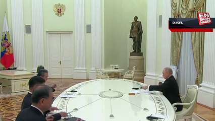 Vladimir Putin, Çin Dışişleri Bakanı Wang Yi ile görüştü