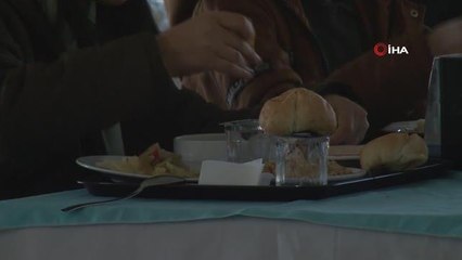 Dicle Üniversitesi depremzedelere kapılarını açtı