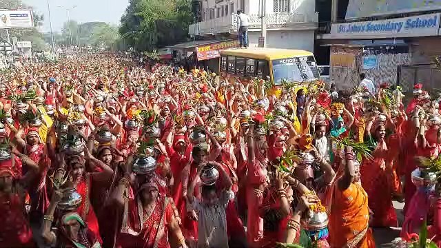 भक्ति-श्रद्धा और उल्लास से सराबोर हुआ करौली शहर, विशाल कलश यात्रा के बीच धार्मिक झांकियों ने मोहा मन