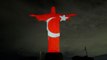 Brezilya'da Kurtarıcı İsa heykeline Türk ve Suriye bayrakları yansıtıldı