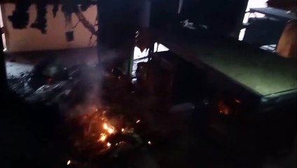 बैंक में  लगी आग से उपकरण व आवश्यक दस्तावेज जले