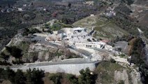 Hatay'daki Darb-ı Sak Kalesi ve Bayezid-i Bistami Türbesi de depremde yıkıldı, haberi duyan ziyarete geliyor