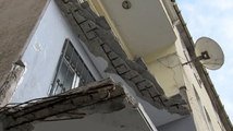 İstanbul’da, deprem olmadan balkon yerle bir oldu