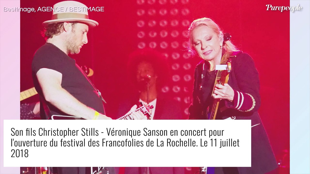 "La coke me fait mal au nez" : Véronique Sanson sans filtre sur ses "travers d'antan"