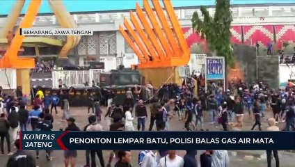 Suporter Lempar Batu, Polisi Balas Gas Air Mata