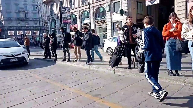 Milano, sciopero dei mezzi pubblici: traffico in tilt e code per i taxi