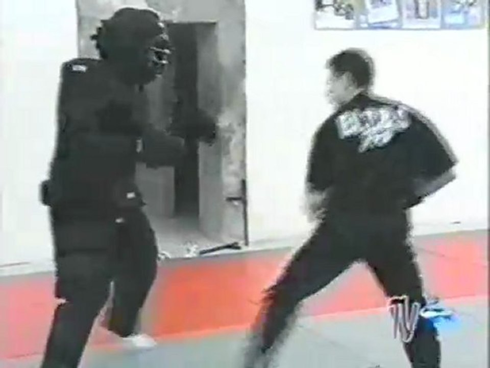 Police Télévision: Formation F.I.T.B.S. PRO Tonfa par Fayad