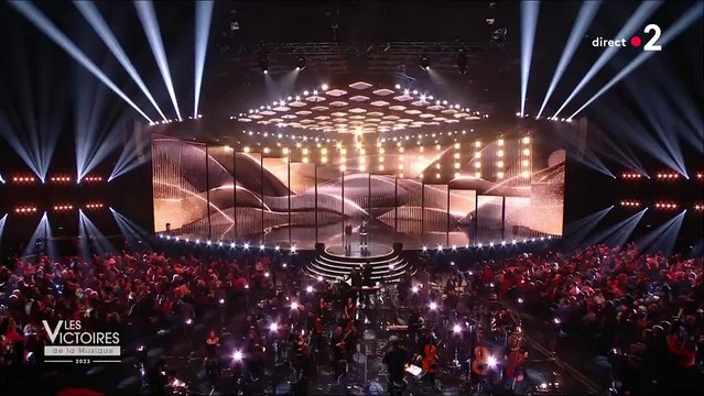 Bigflo & Oli chantent La vie d'après aux Victoires de la Musique