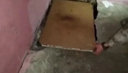 Polisten saklanmak için yatak odasına çukur kazmış