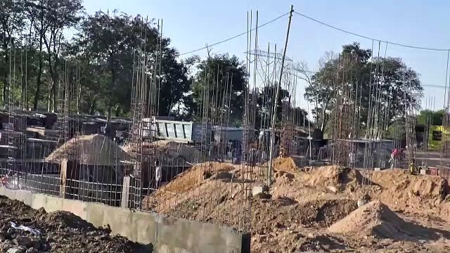 कलेक्टर ने किया निर्माणाधीन भवन का निरीक्षण