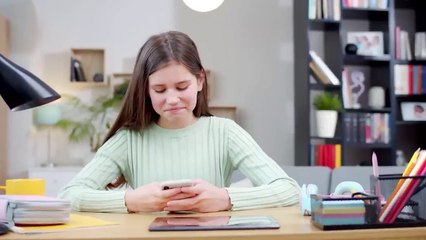 12 Signs She Wants Your Attention (How to Read Women)