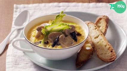 Brouillade d'œufs aux Champignons de Paris à la crème fraiche, Trompettes de la mort, Morilles, asperges et mouillettes de pain