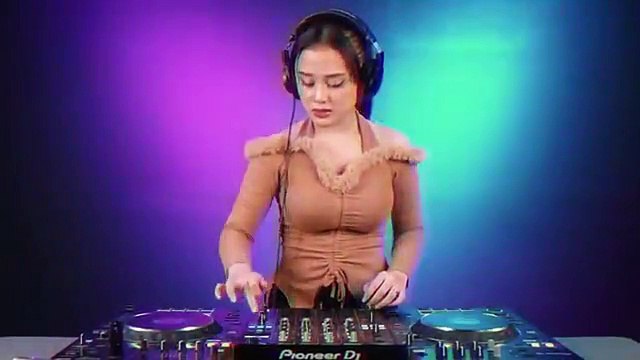 Edm music song jungle Dutch festival DJ Ayudia feat Martin Garrix