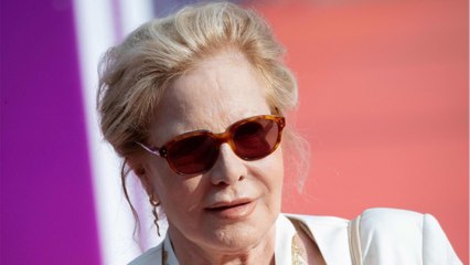 GALA VIDEO - “C’était horrible” : Sylvie Vartan fait de douloureuses confidences sur son enfance